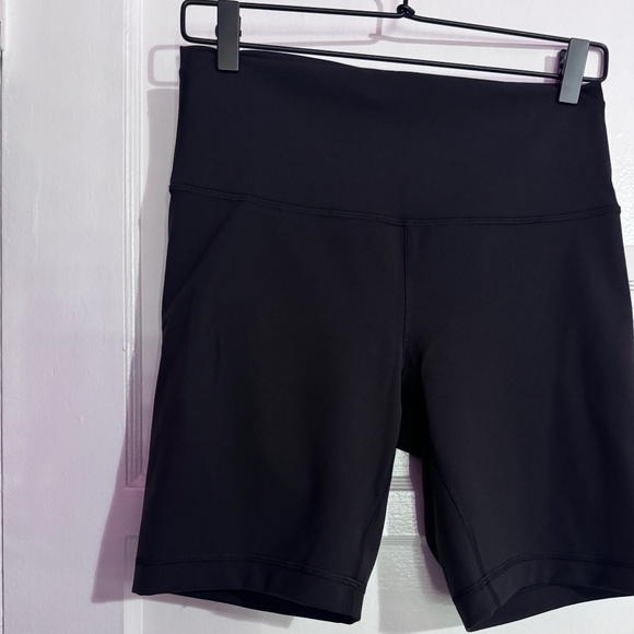 High-Rise Short - Picture 2 of 5